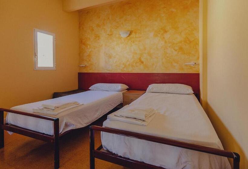 מיטה בחדר משותף, Amalurra Ecohotel & Retreat Center