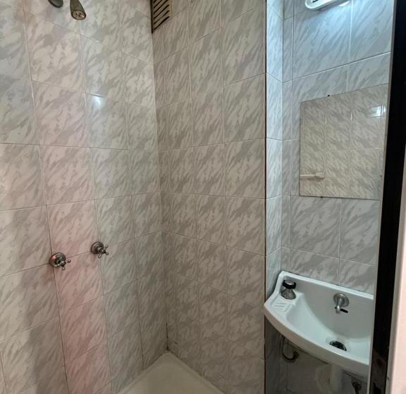 اتاق استاندارد یک نفره, Aldeano