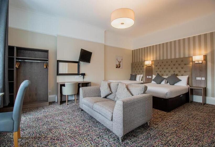 חדר סטנדרט לשלושה, Ambassador