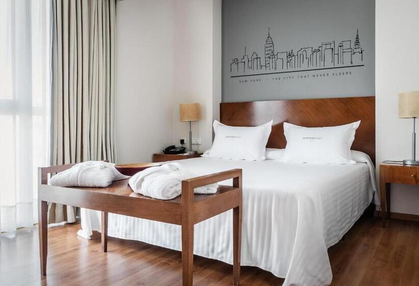 سوییت جونیور, Avenida