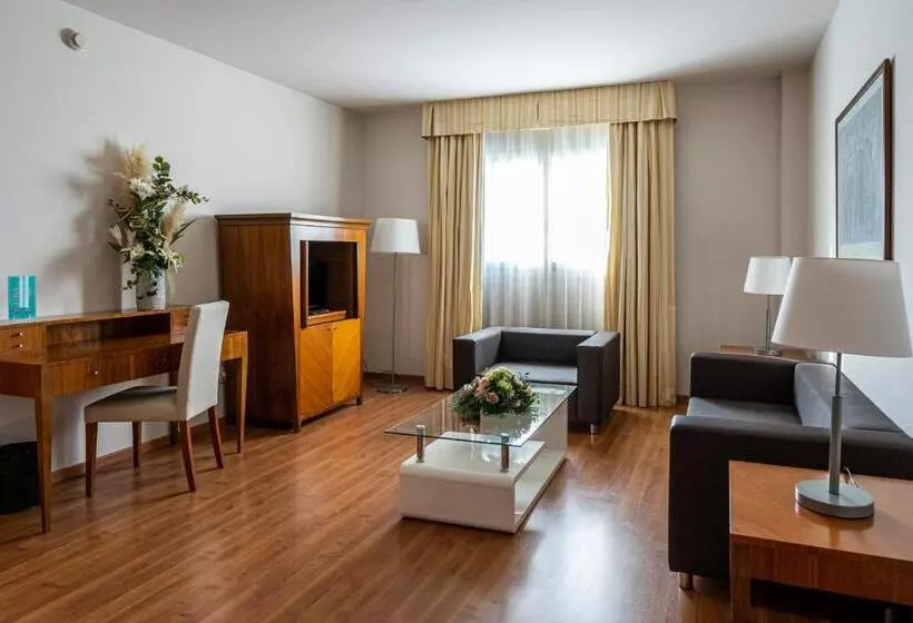 سوییت جونیور, Avenida