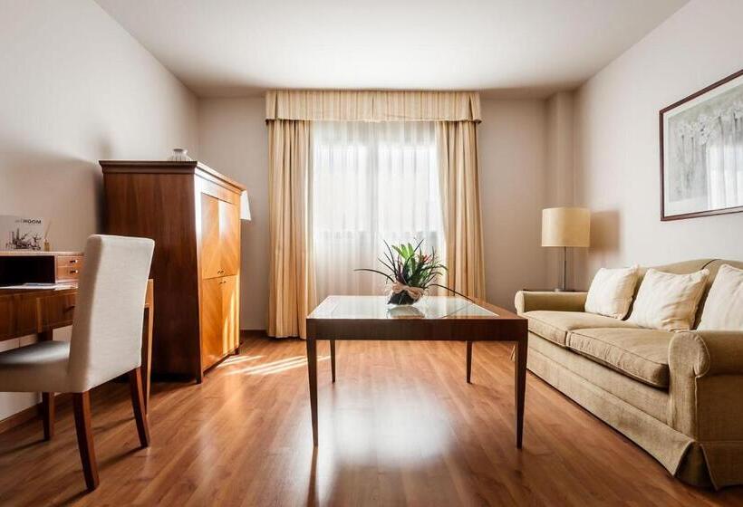 اتاق خانوادگی, Avenida