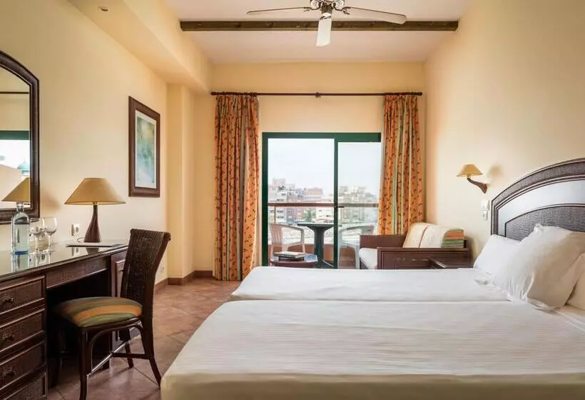 اتاق استاندارد سه نفره, ALEGRIA Colonial Mar Aquafun