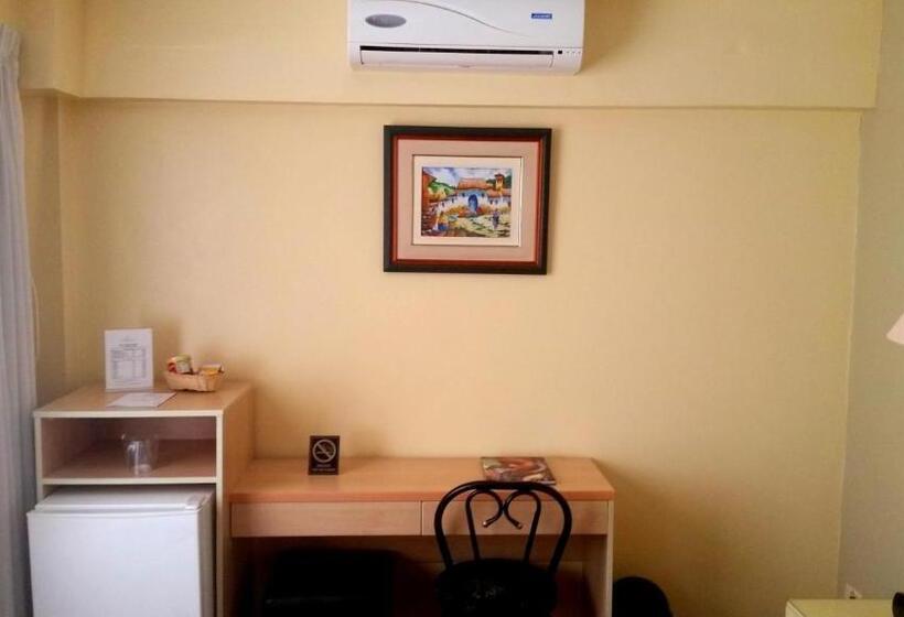 اتاق استاندارد یک نفره, Embajadores