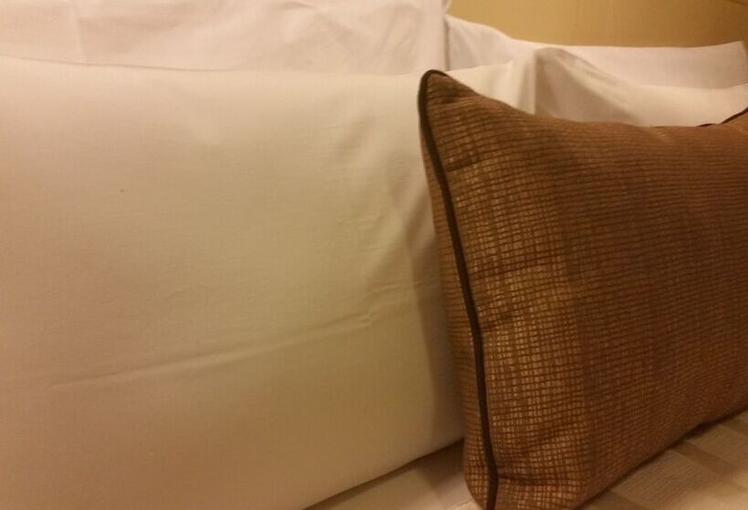 سوییت جونیور, Embajadores