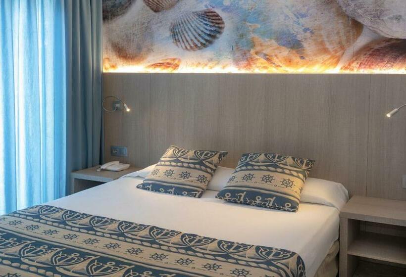 غرفة قياسية مطلّة علي البحر, Ght Maritim