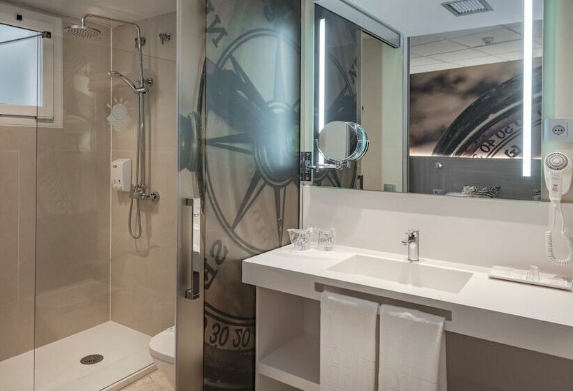 غرفة عائلية, Ght Maritim