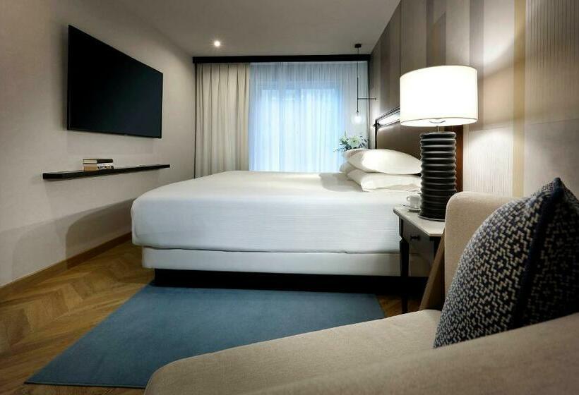 اتاق استاندارد با تخت بزرگ, Hyatt Regency Hesperia Madrid