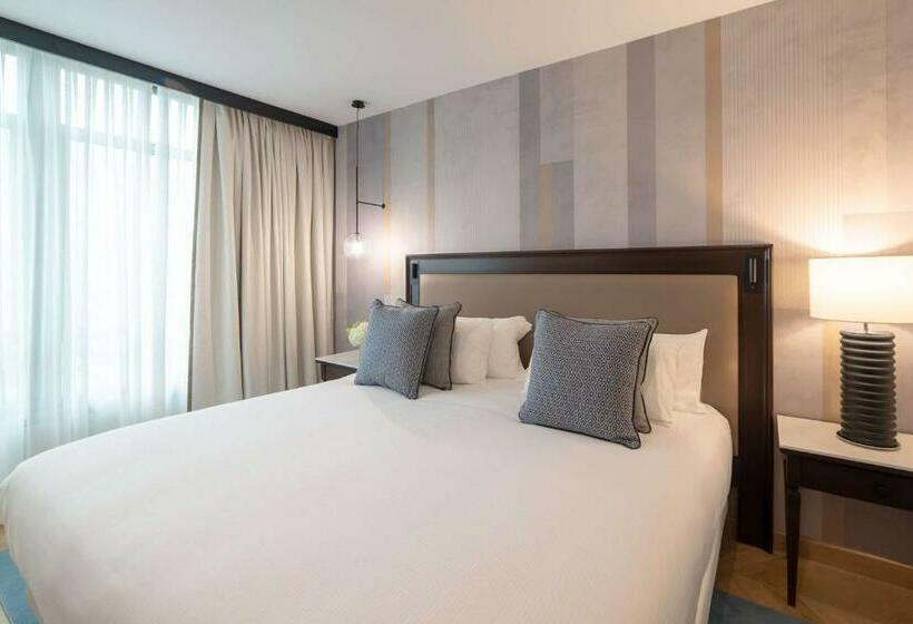 اتاق پرمیوم, Hyatt Regency Hesperia Madrid