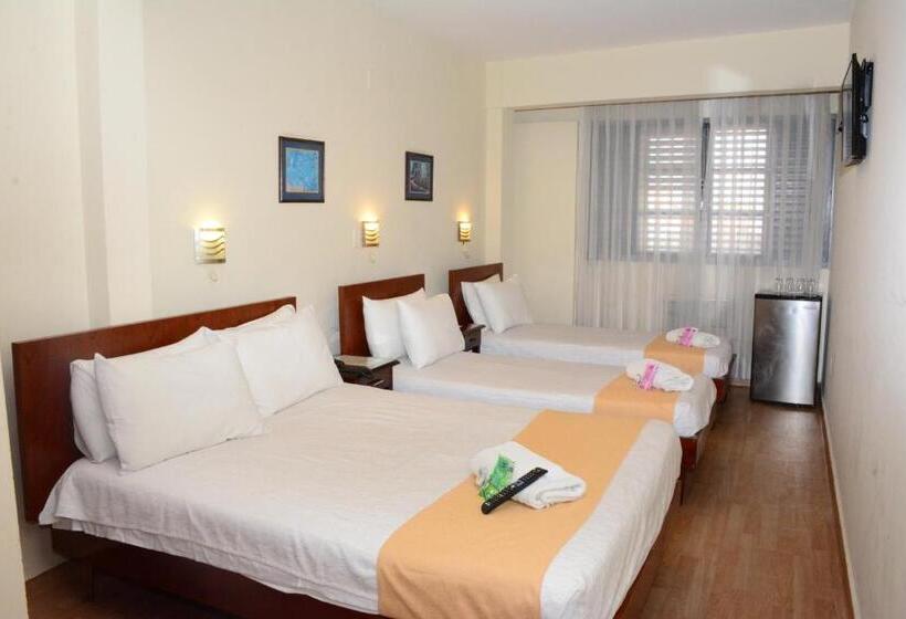 اتاق سوپریور سه تخته, La Siesta