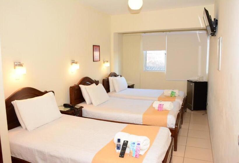 اتاق سوپریور سه تخته, La Siesta