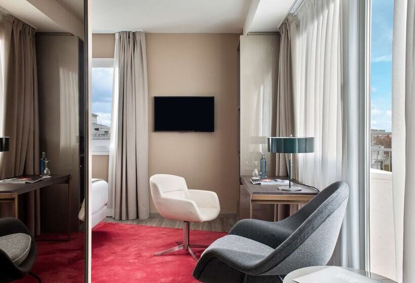 اتاق سوپریور با چشمانداز, NH Collection Madrid Suecia