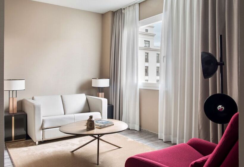 سوییت جونیور, NH Collection Madrid Suecia