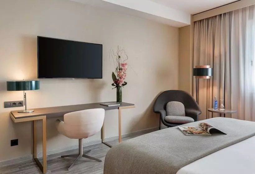 سوییت جونیور, NH Collection Madrid Suecia
