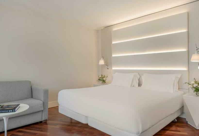 اتاق خانوادگی, NH Malaga