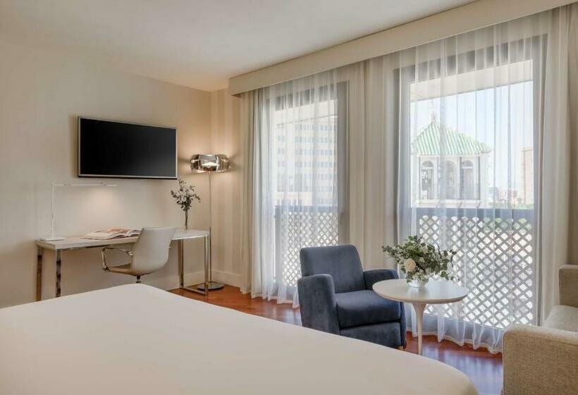 اتاق خانوادگی, NH Malaga