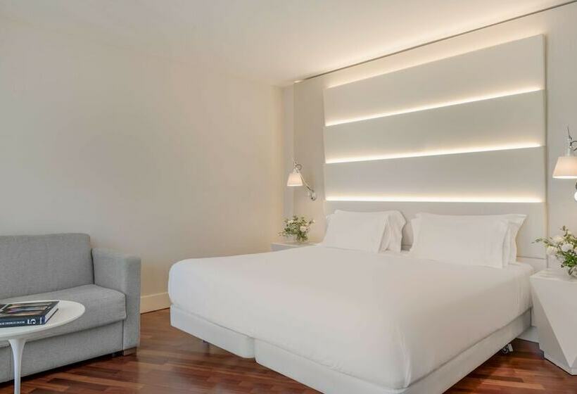 اتاق خانوادگی, NH Malaga