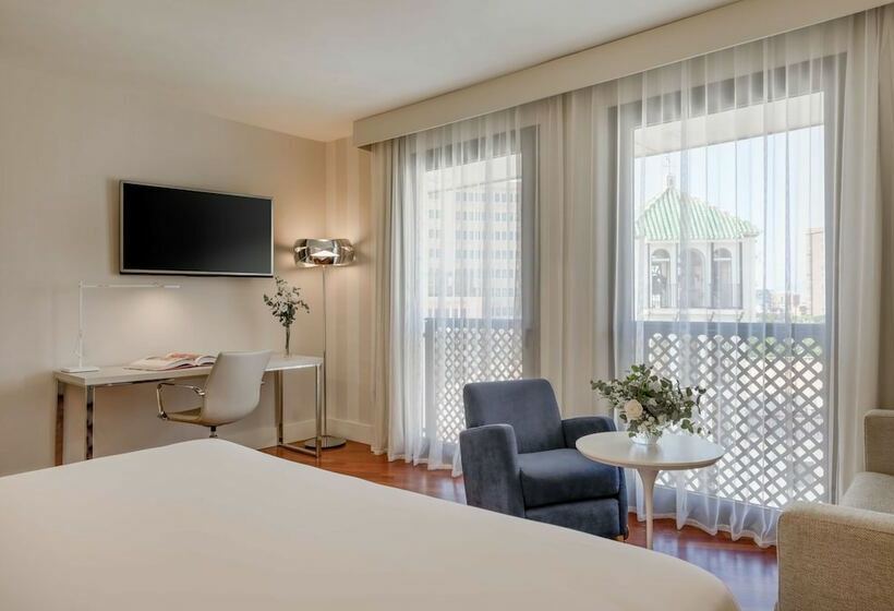 اتاق خانوادگی, NH Malaga