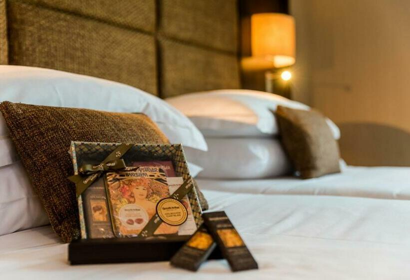 プレミアムトリプルルーム, Nixe Palace