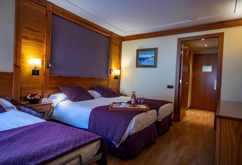 اتاق استاندارد سه تخته با چشمانداز, Nordic