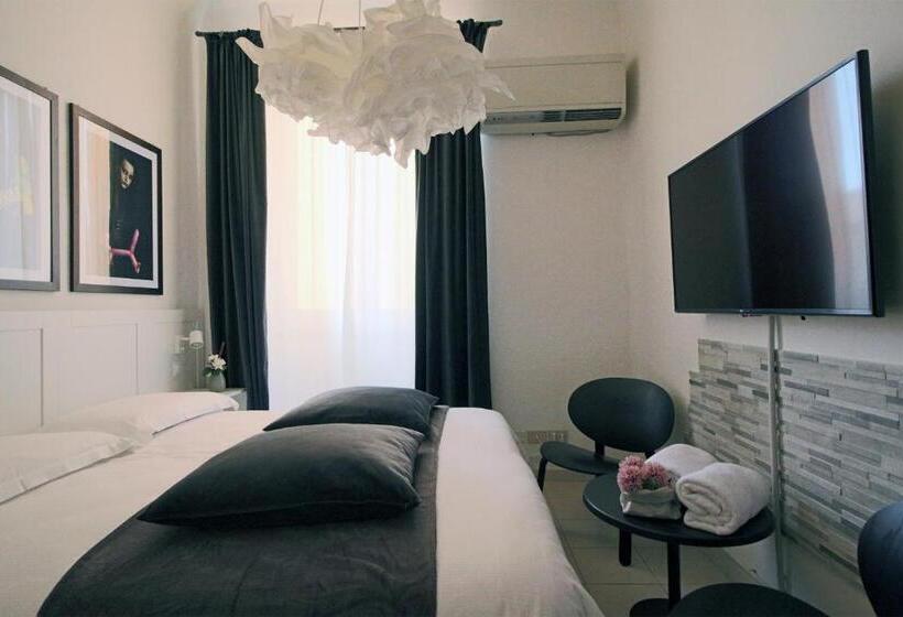 اتاق استاندارد, Olga's House