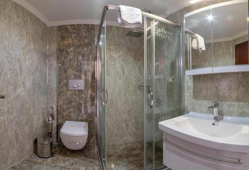 اتاق سه نفره سوپریور با چشمانداز دریا, Olimpic