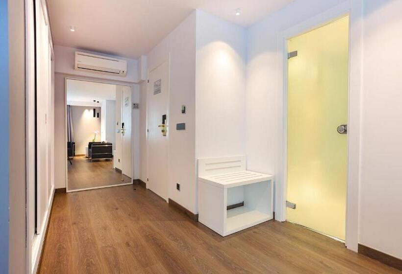 سوئیت جونیور با چشمانداز کوهستان, Panorama