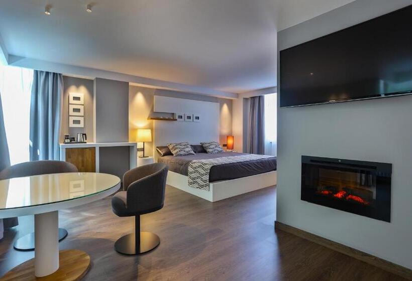 سوئیت جونیور با چشمانداز کوهستان, Panorama