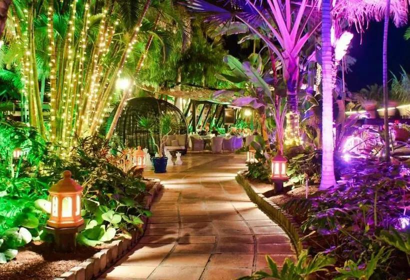 اتاق استاندارد سه نفره, Parque Tropical