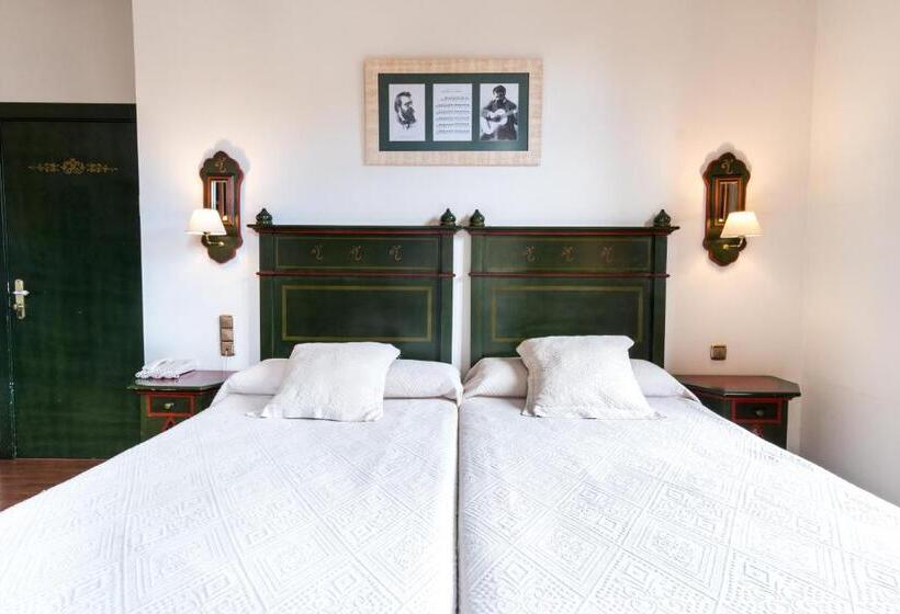 اتاق سوپریور با چشمانداز شهر, Plaza Nueva