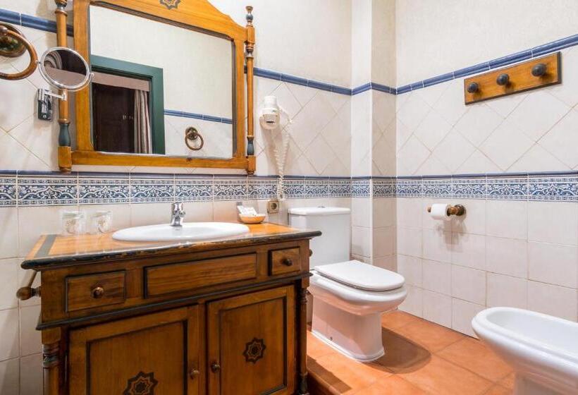 اتاق سوپریور با چشمانداز شهر, Plaza Nueva