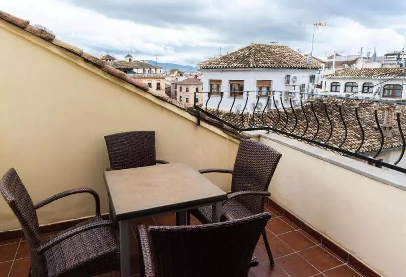 Cameră Familiară, Plaza Nueva
