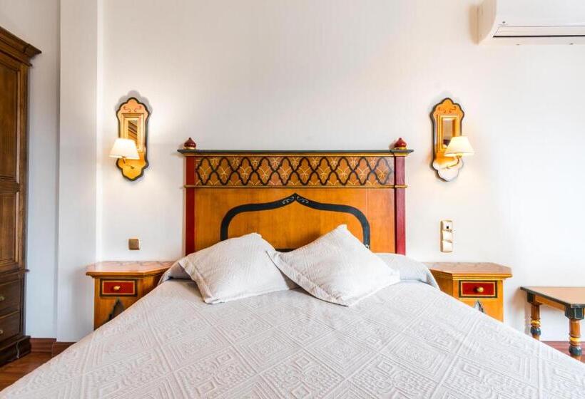 اتاق خانوادگی, Plaza Nueva