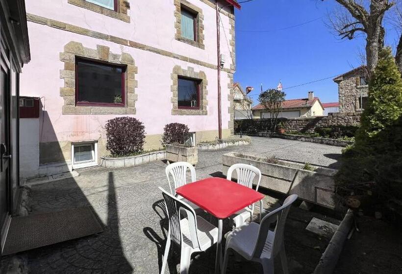 استودیوی لوکس, Posada Villa Rosa