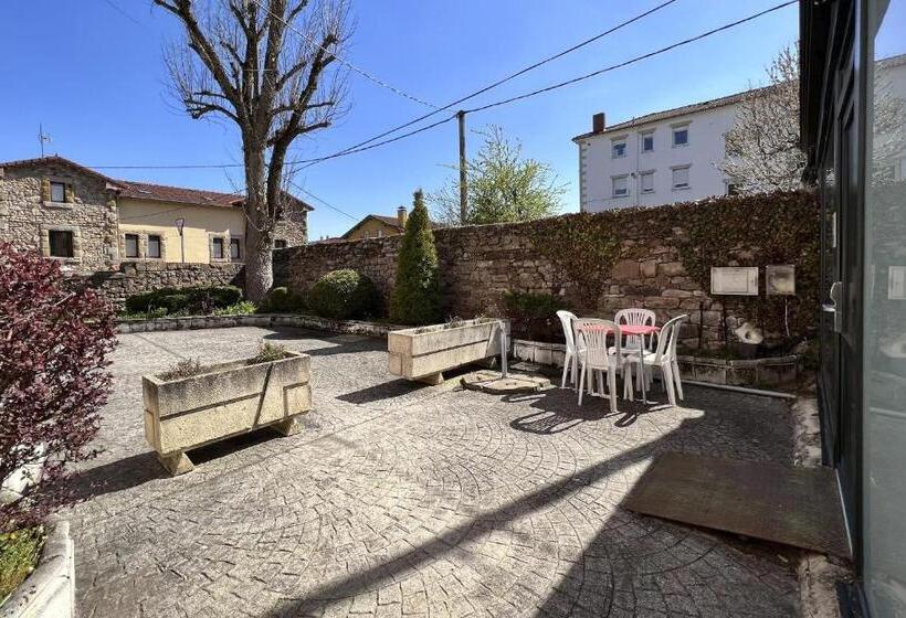 استودیوی لوکس, Posada Villa Rosa