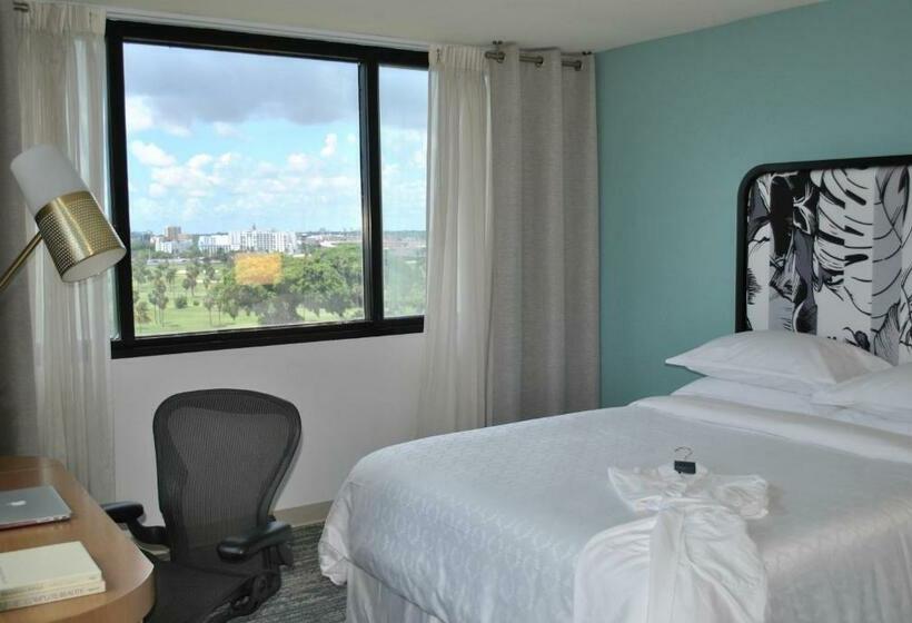 带大床的豪华间, Sheraton Miami Airport Hotel And Executive Meeting Center