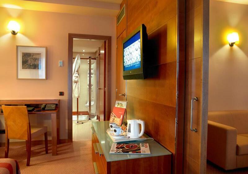 سوییت جونیور با بالکن, Silken Monumental Naranco