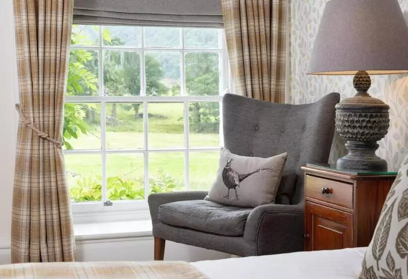 اتاق سوپریور, The King's Head