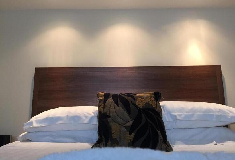 スタンダードトリプルルーム, Rusland Pool