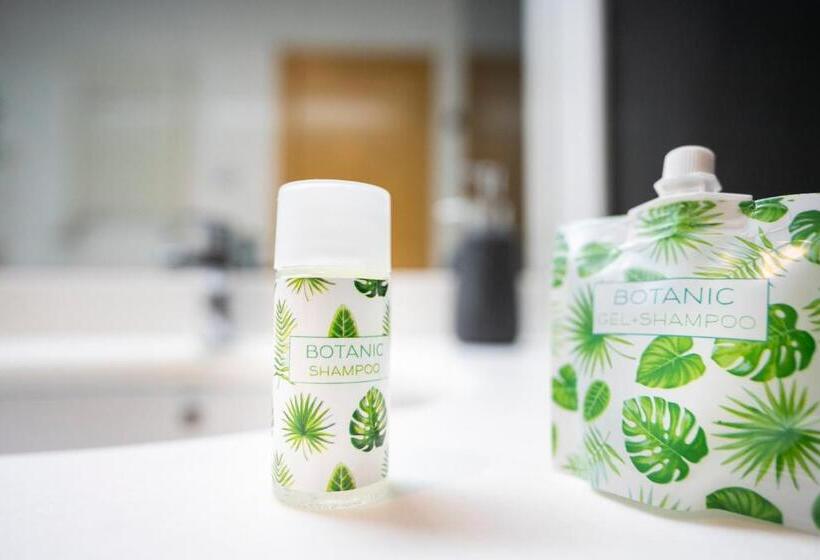 スタンダードルーム, You & Co. J. Botanico Boutique