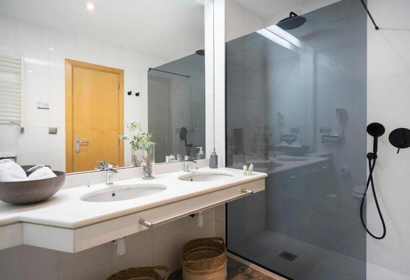 غرفة قياسية, You & Co. J. Botanico Boutique