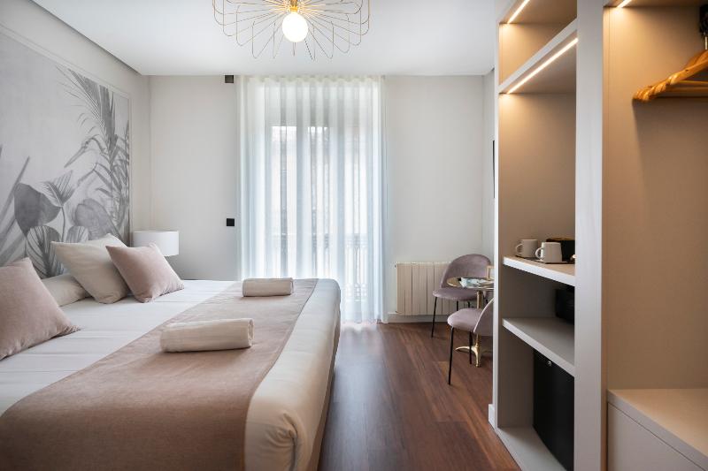 غرفة قياسية, You & Co. J. Botanico Boutique