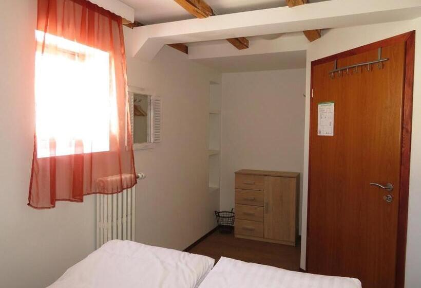 اتاق استاندارد, Húsavík Green Hostel