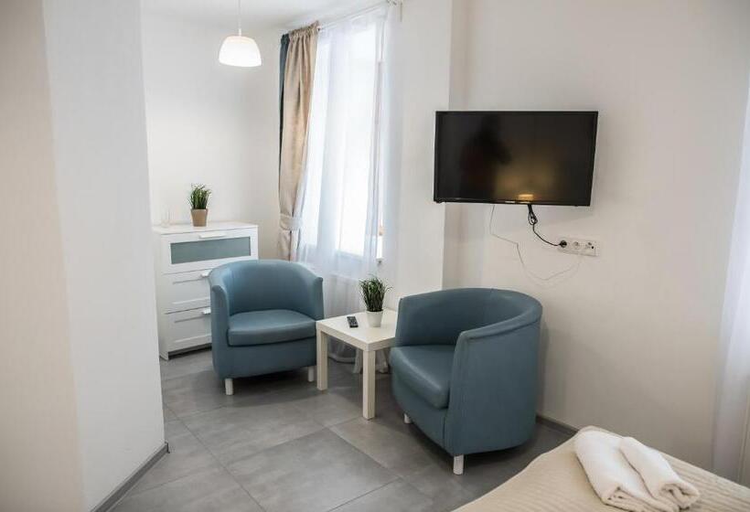 اتاق استاندارد سه نفره, Rezidence černý Medvěd