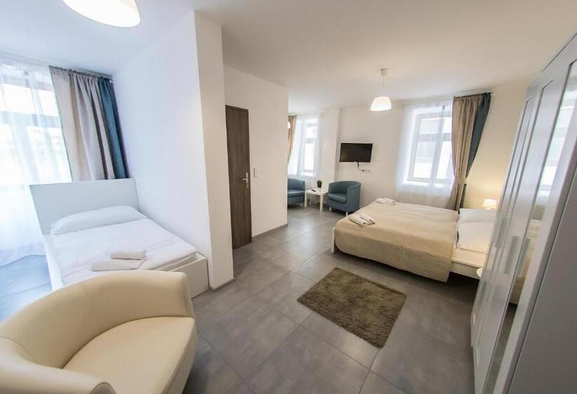 اتاق استاندارد سه نفره, Rezidence černý Medvěd