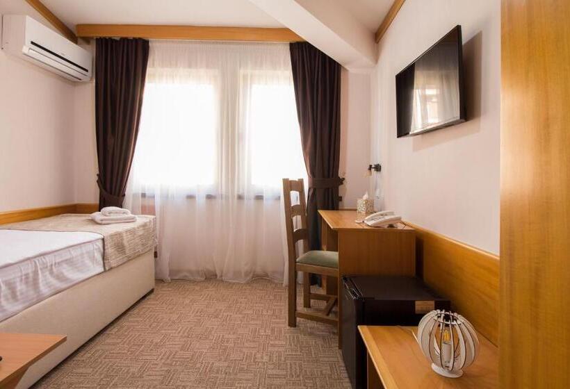 اتاق استاندارد یک نفره, Yugoslavia