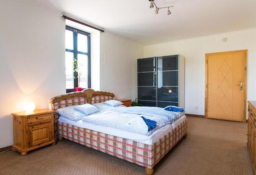 Четырехместный Номер Стандарт, Penzion Orlov