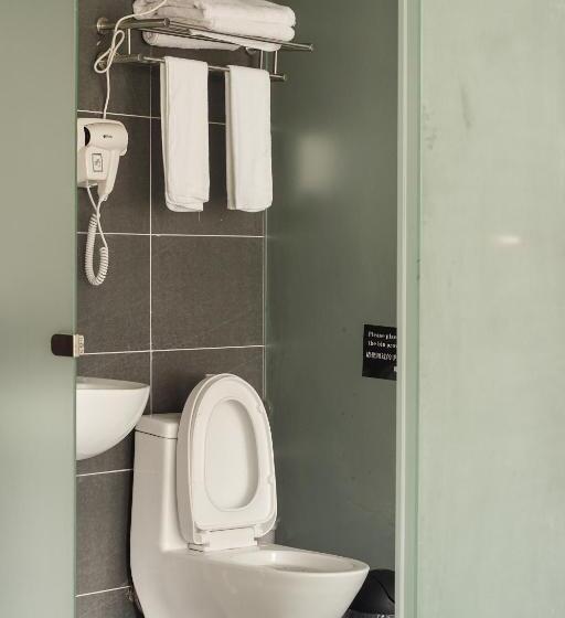 标准间带阳台, Hi Grey Hostel Xingping