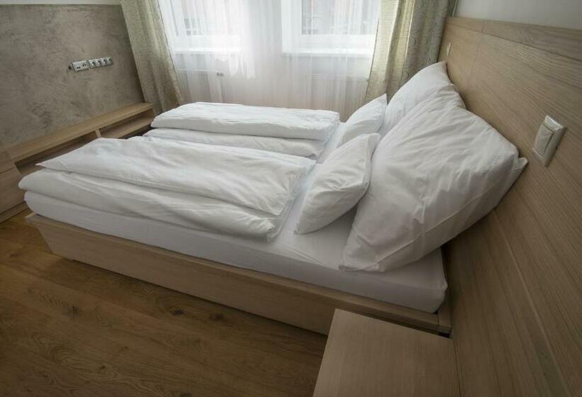 شقة ديلوكس غرفة واحدة, A Restaurace U Stavaře