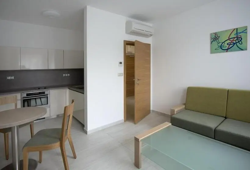 １ベッドルームアパートメント, A Restaurace U Stavaře